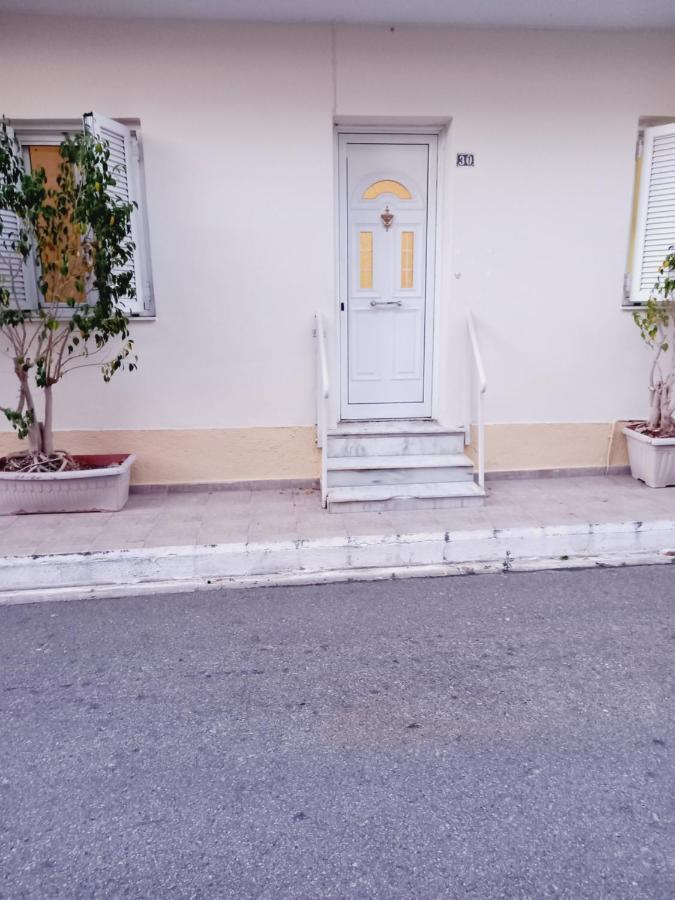 卡拉马塔Στην Αυλή Της Ράχης公寓 外观 照片