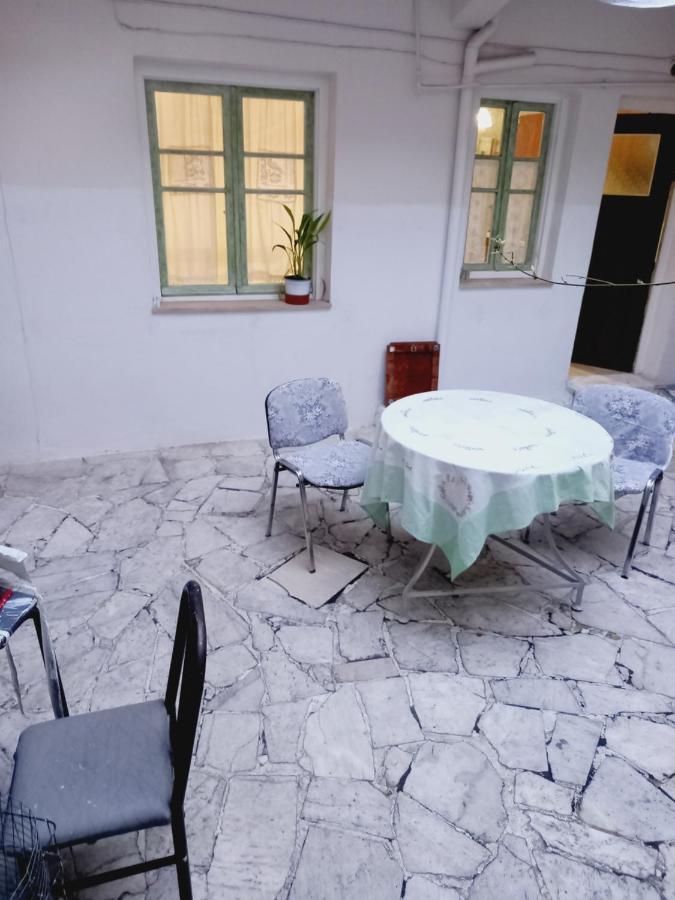 卡拉马塔Στην Αυλή Της Ράχης公寓 外观 照片